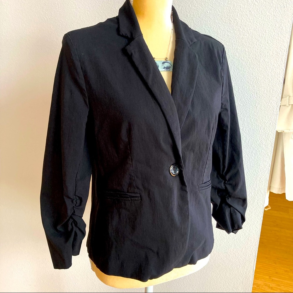 Linda Matthews New York Black Stretch Blazer with Ruched Sleeves